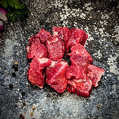 Rinder-Gulasch geschnitten – frisch vom Metzger